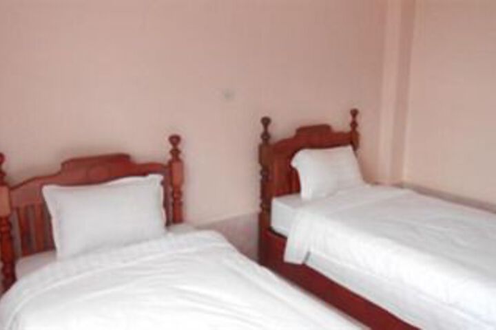 Room 5 of 15