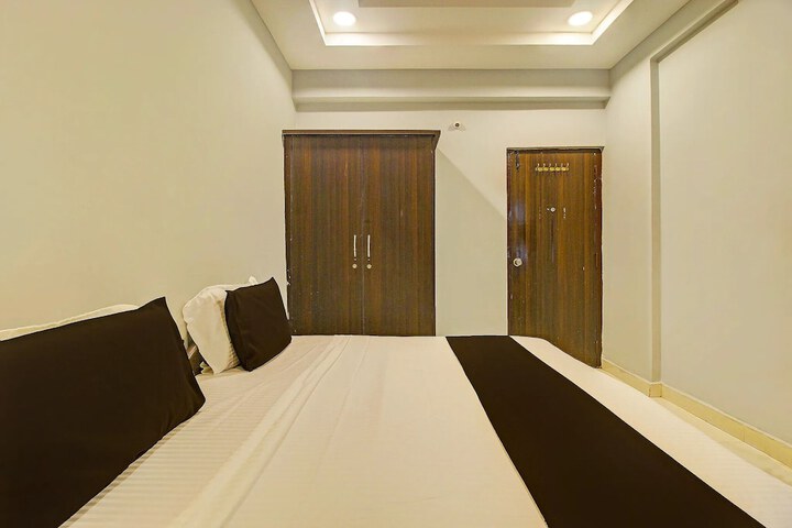 Room 9 of 23