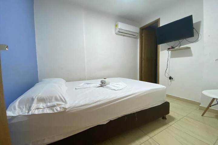 Room 6 of 10