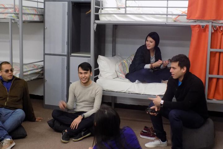 Room 7 of 32