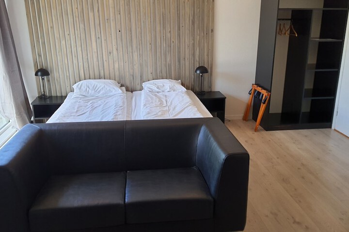 Room 8 of 17