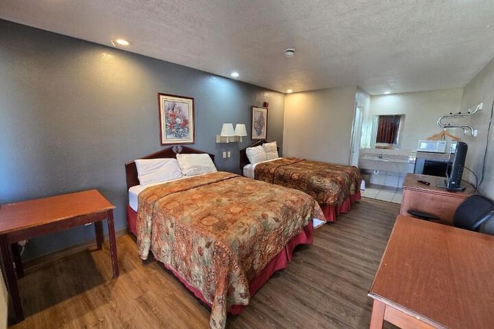 Room 2 of 6