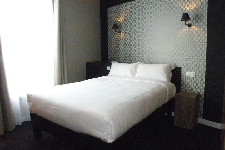 Room 2 of 44