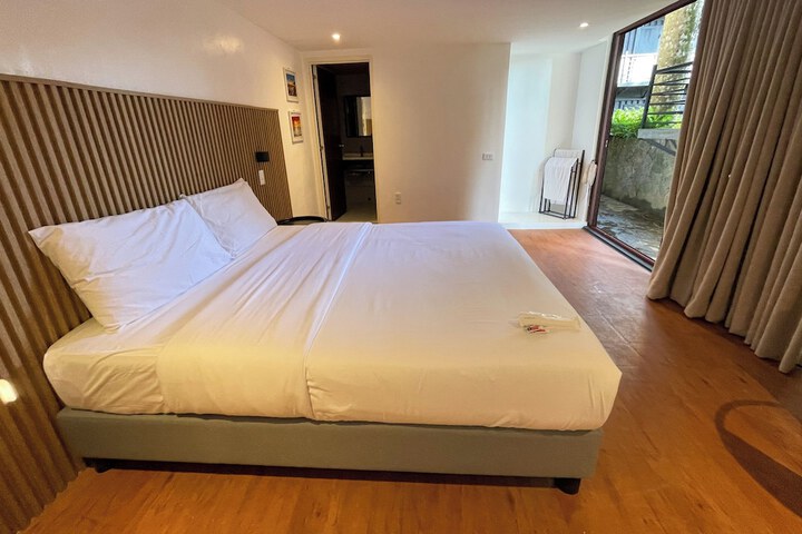 Room 10 of 35