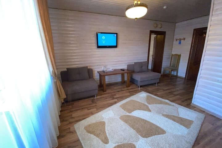Room 23 of 46