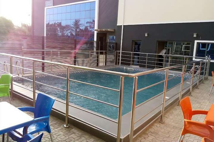 Pool 21 of 70