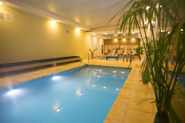 Pool 15 of 52