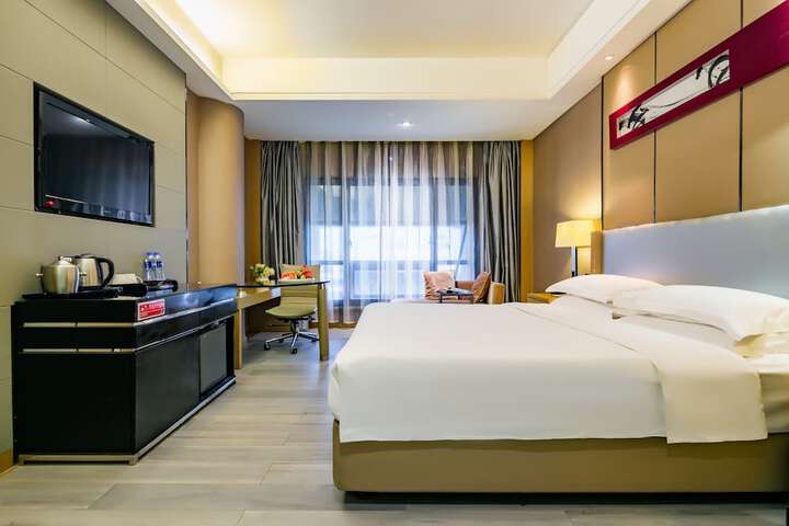 Room 32 of 48