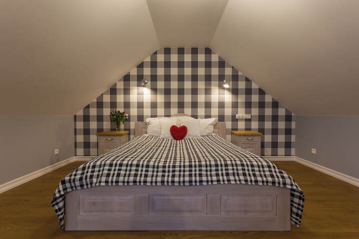 Room 36 of 62