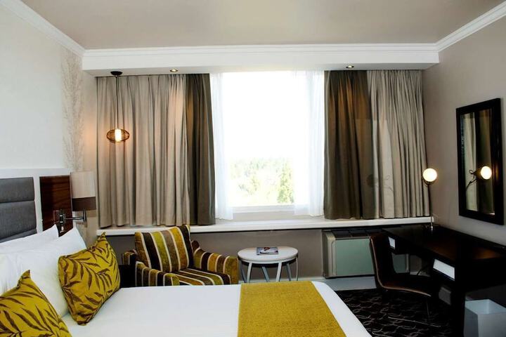Room 14 of 27