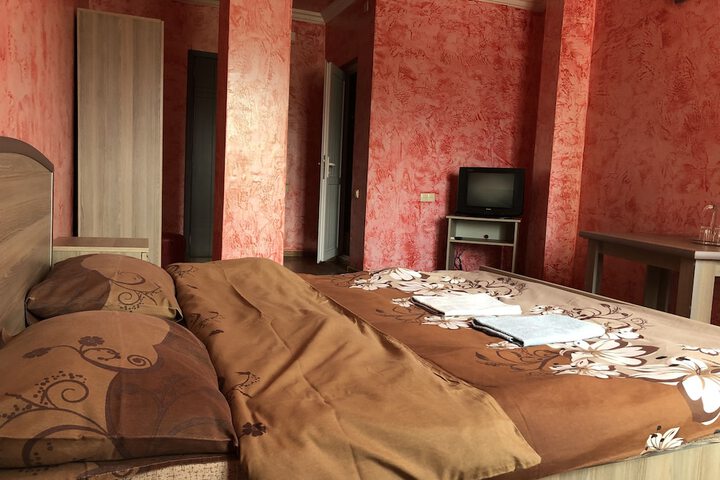 Room 13 of 32