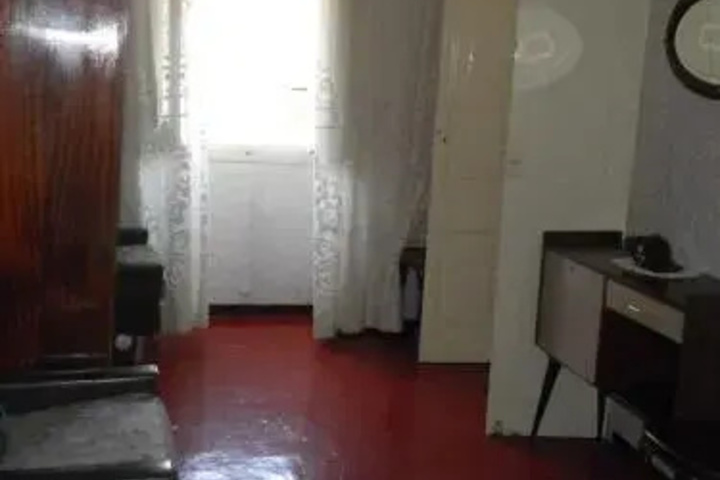 Room 5 of 11