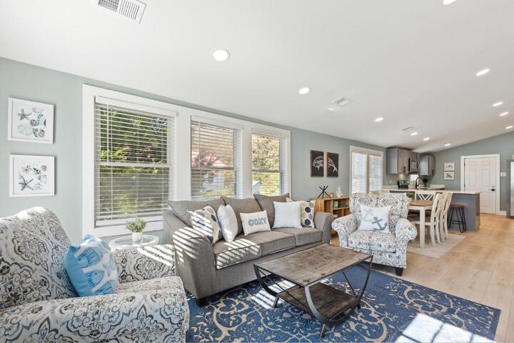 Image of 222 W Ashley - Sea Breeze - Minutes to the Ocean and Downtown Folly Beach
