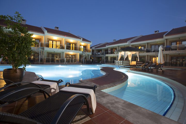 Pool 40 of 100