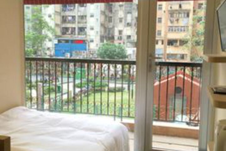 Room 4 of 19