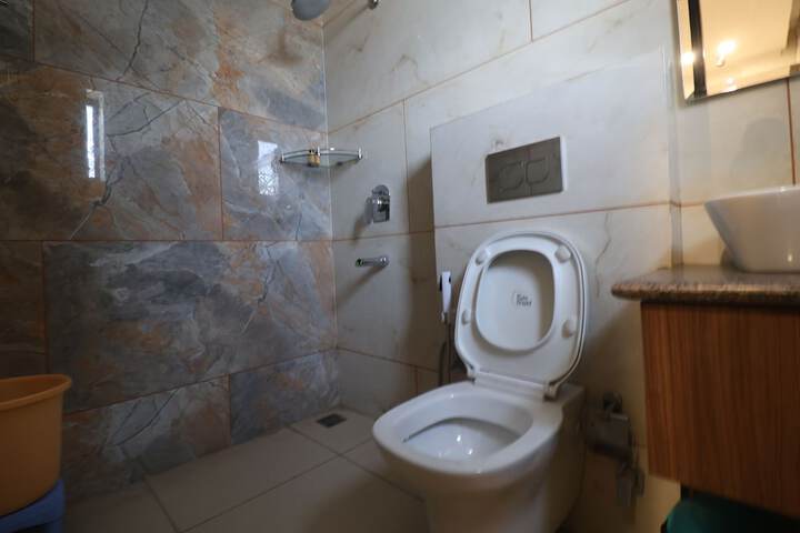 Room 36 of 80