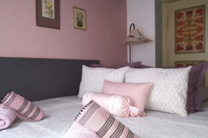 Room 76 of 96