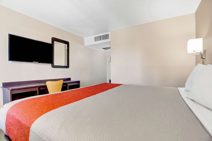 Room 15 of 47