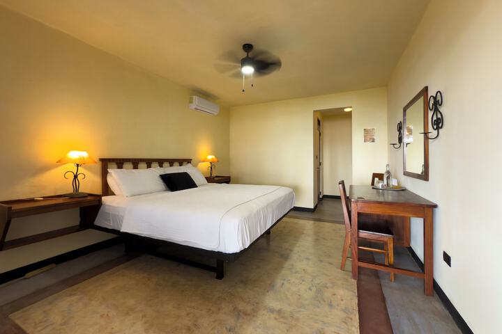 Room 32 of 172