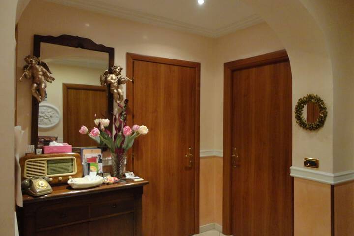 Room 5 of 33