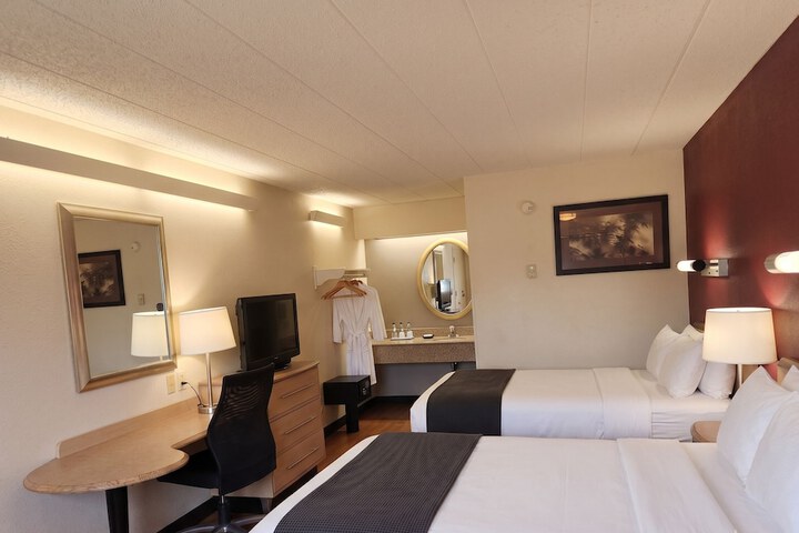 Room 6 of 17