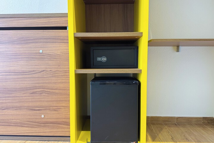 Room 5 of 97