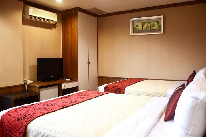 Room 16 of 54