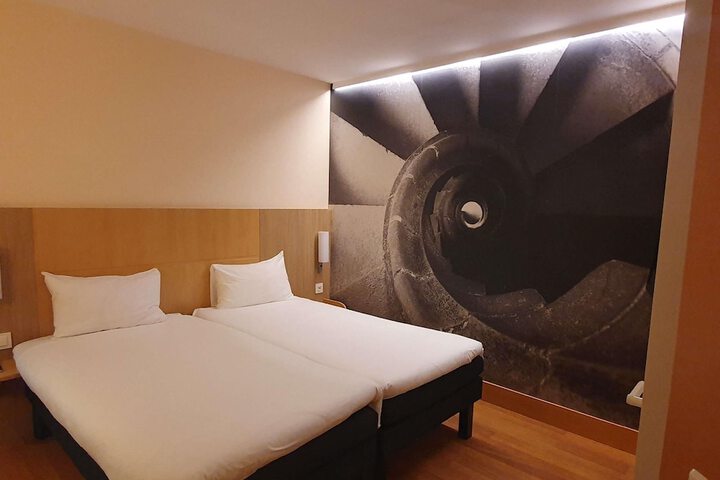 Room 20 of 64