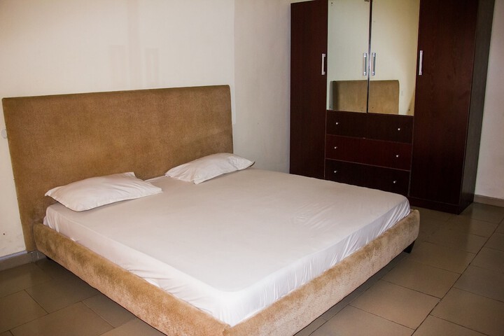 Room 10 of 21