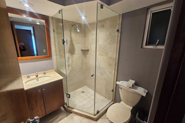 Room 17 of 21