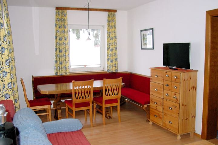 Room 21 of 28
