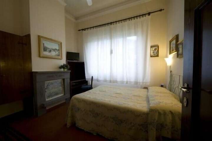 Room 10 of 27