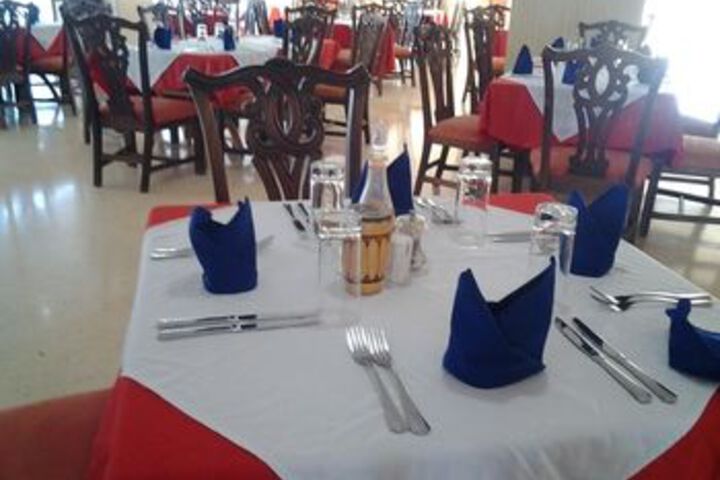 Dining 26 of 27