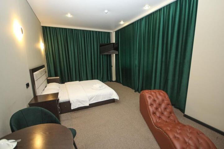 Room 7 of 14