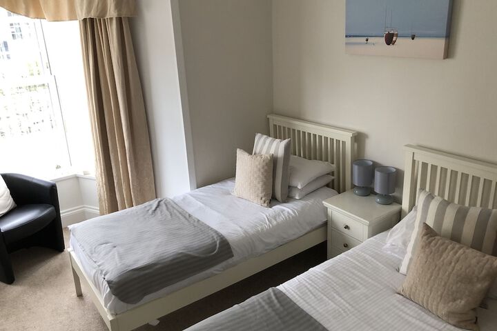 Room 9 of 25