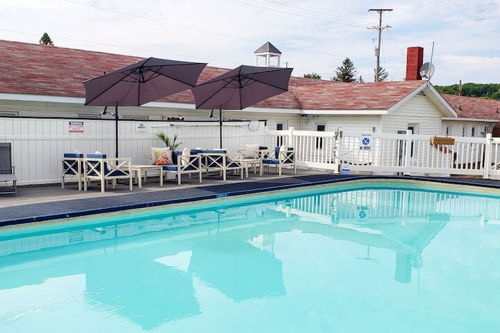 Pool 31 of 44