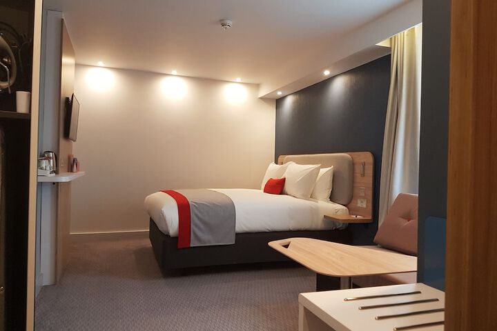 Room 4 of 31