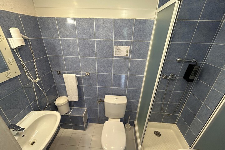 Room 30 of 61