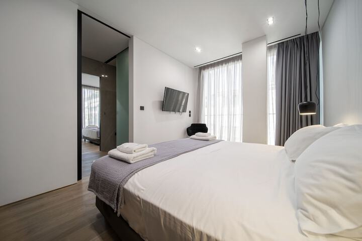 Room 62 of 182