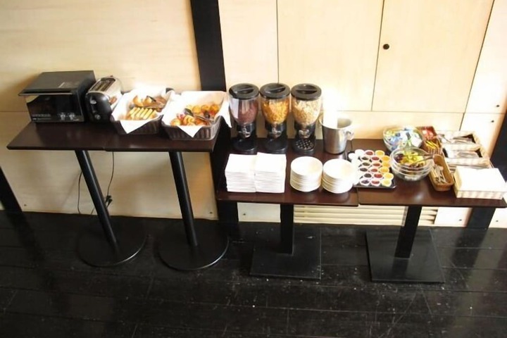 Breakfast/Coffee Service 23 of 37