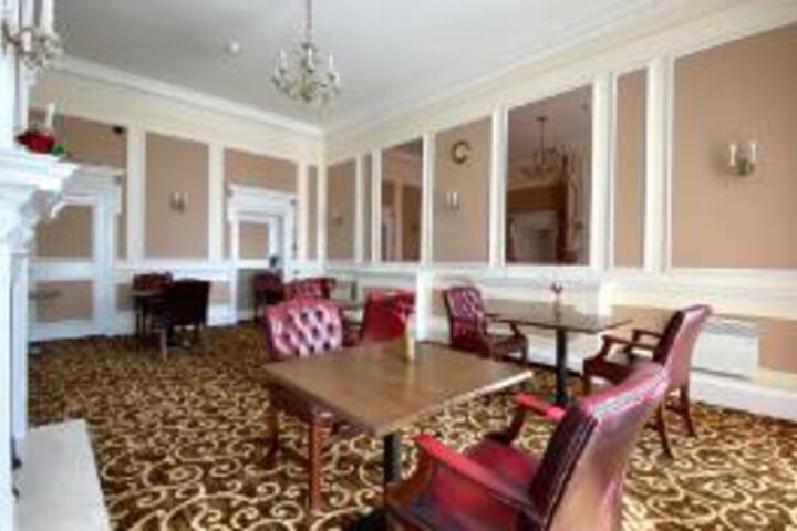 Room 4 of 23