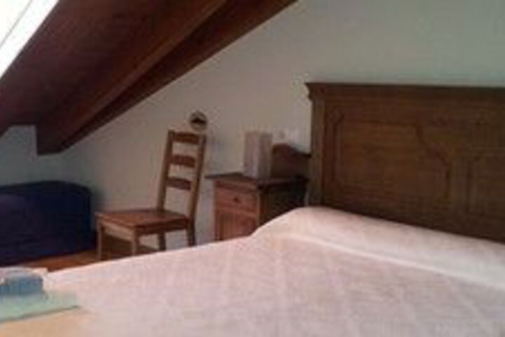 Room 28 of 68