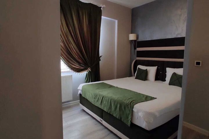 Room 12 of 31