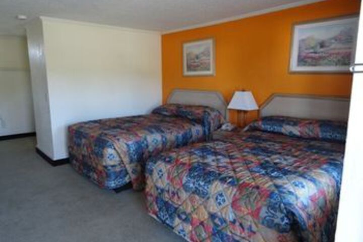 Room 8 of 11