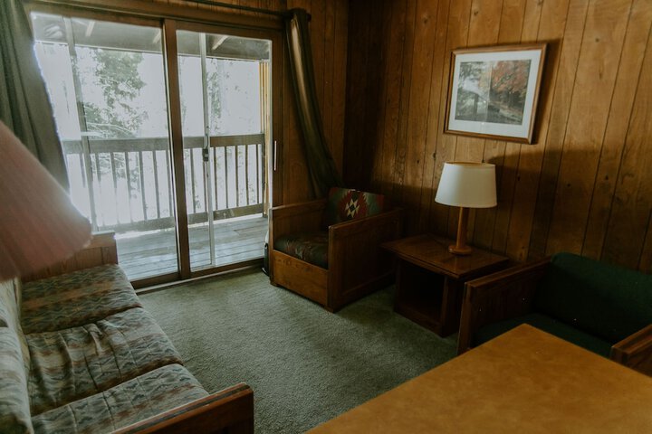 Room 52 of 132