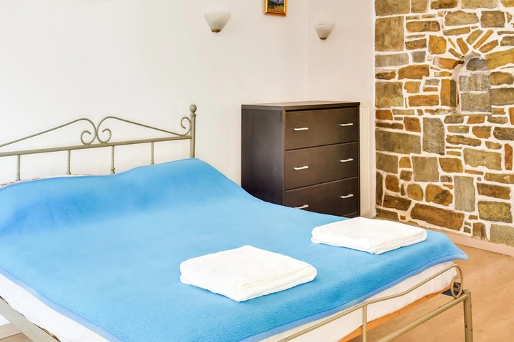 Pretty Holiday Home in Syros Near Sea