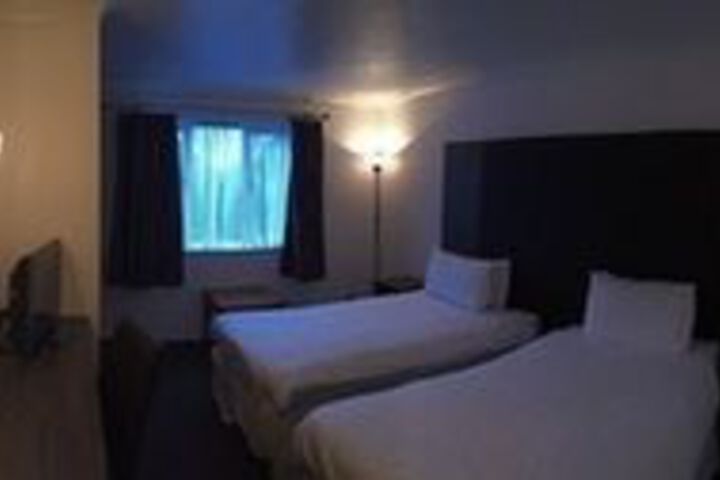 Room 42 of 61