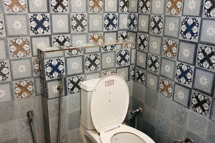 Room 28 of 77