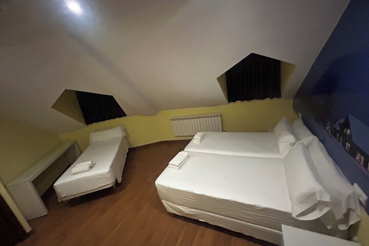 Room 7 of 108