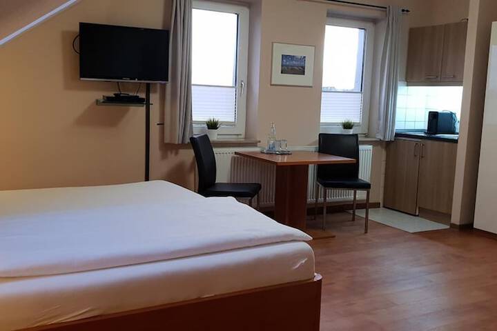 Room 13 of 42
